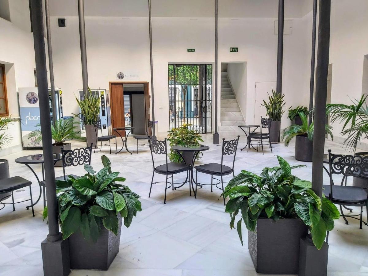 Palacio Del Siglo XVII Frente A Los Jardines De Murillo — Fotos 1